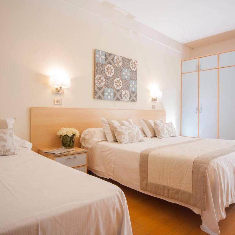 Hotel Mon Cheri - Comfort Quadruple Room with lateral sea view - 7