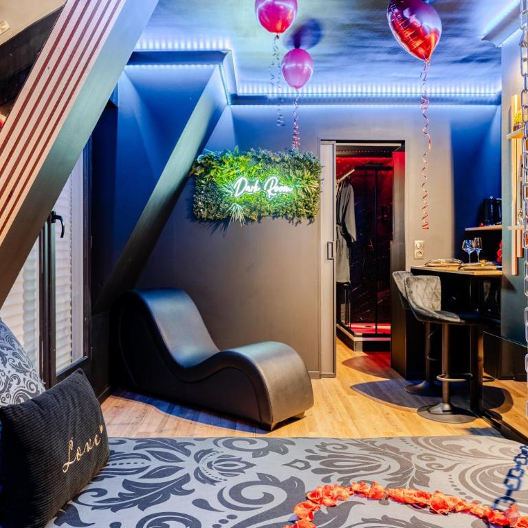 Suite romantique près de la plage avec Jacuzzi - DARK ROOM - Apartment mit 1 Schlafzimmer - 1