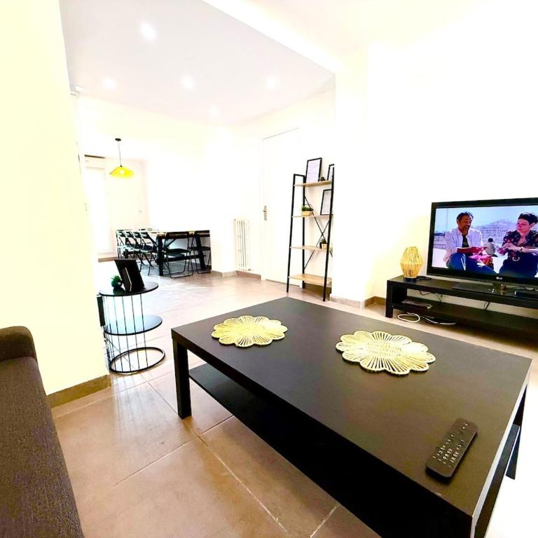 Air-conditioned, sleeps 8, St-Charles, Wi-Fi - Appartement 3 Chambres - 4