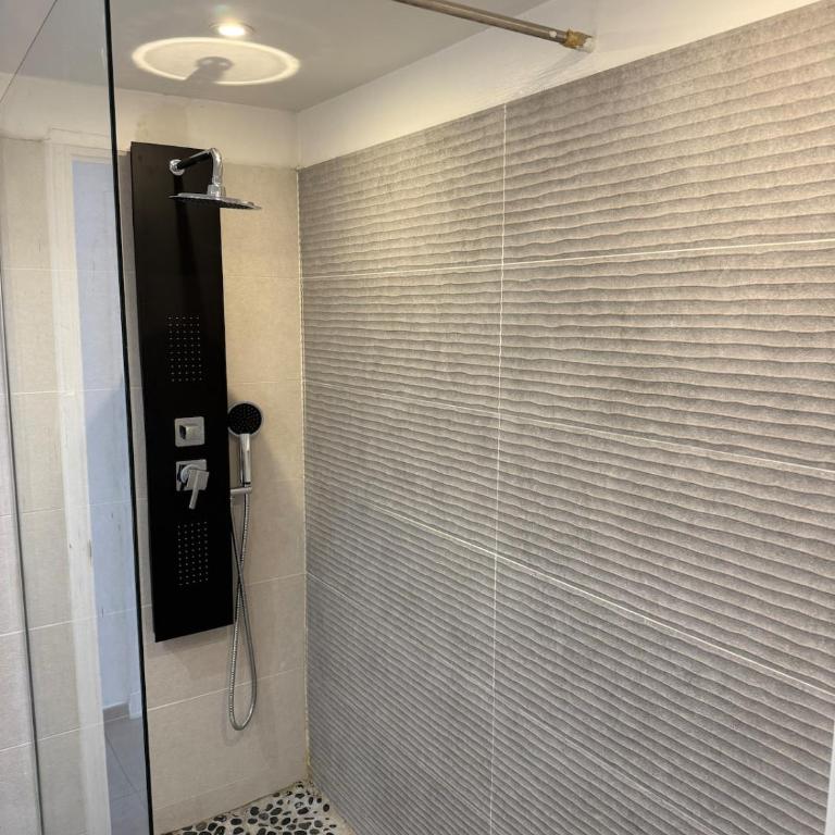 Air-conditioned, sleeps 8, St-Charles, Wi-Fi - Appartement 3 Chambres - 13