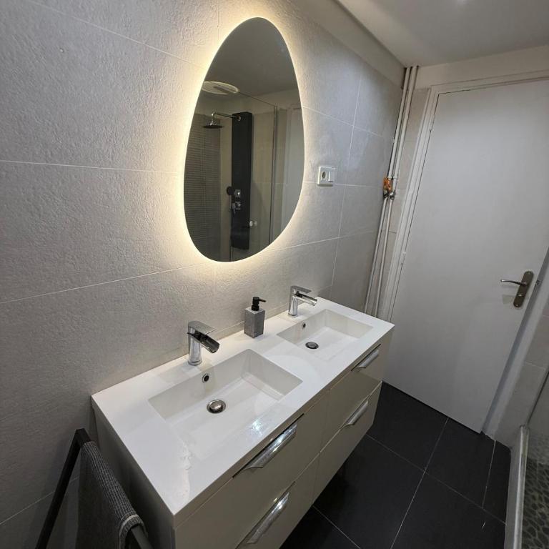Air-conditioned, sleeps 8, St-Charles, Wi-Fi - Appartement 3 Chambres - 21