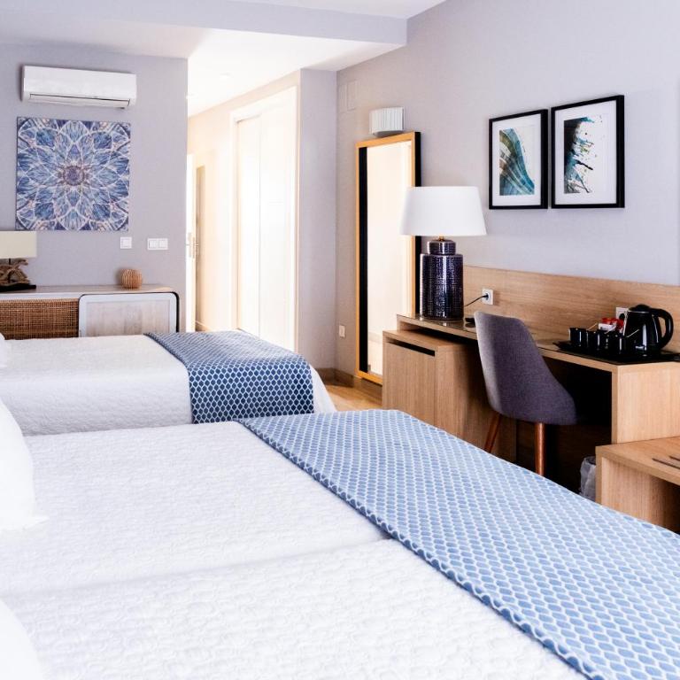 Hotel Puerta del Mar - Adults Recommended - Habitación Triple - 1