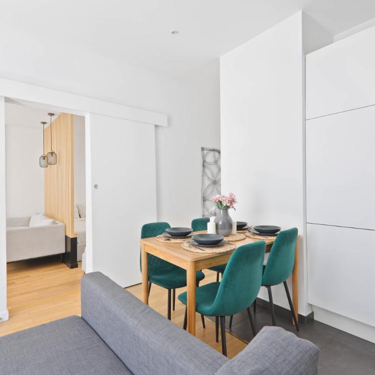 1 Bedroom Apartment - 6P - Republique, Paris - Two-Bedroom Apartment - 5