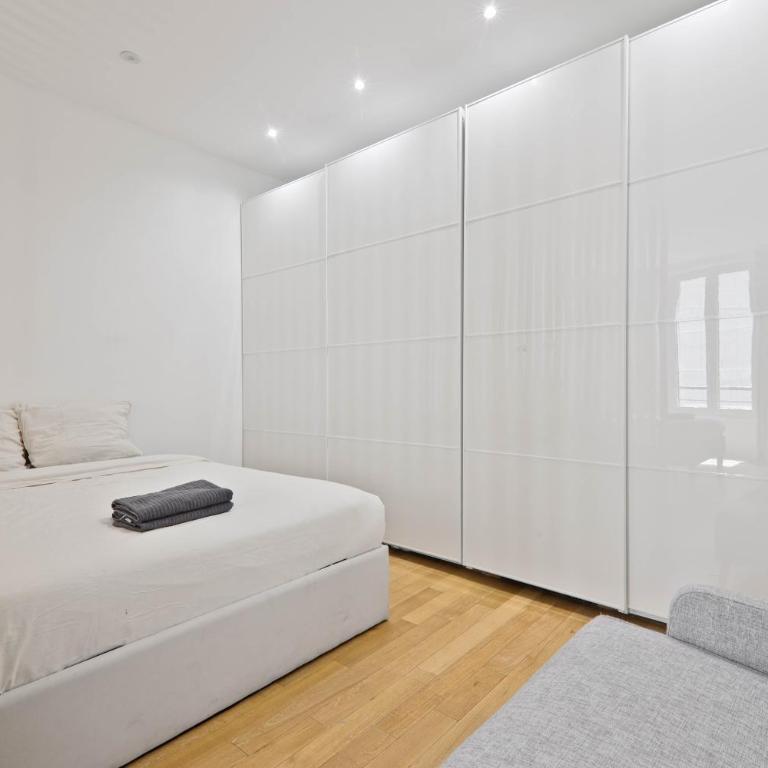 1 Bedroom Apartment - 6P - Republique, Paris - Two-Bedroom Apartment - 8