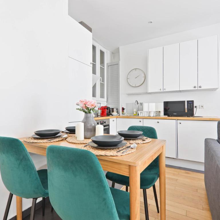 1 Bedroom Apartment - 6P - Republique, Paris - Two-Bedroom Apartment - 6