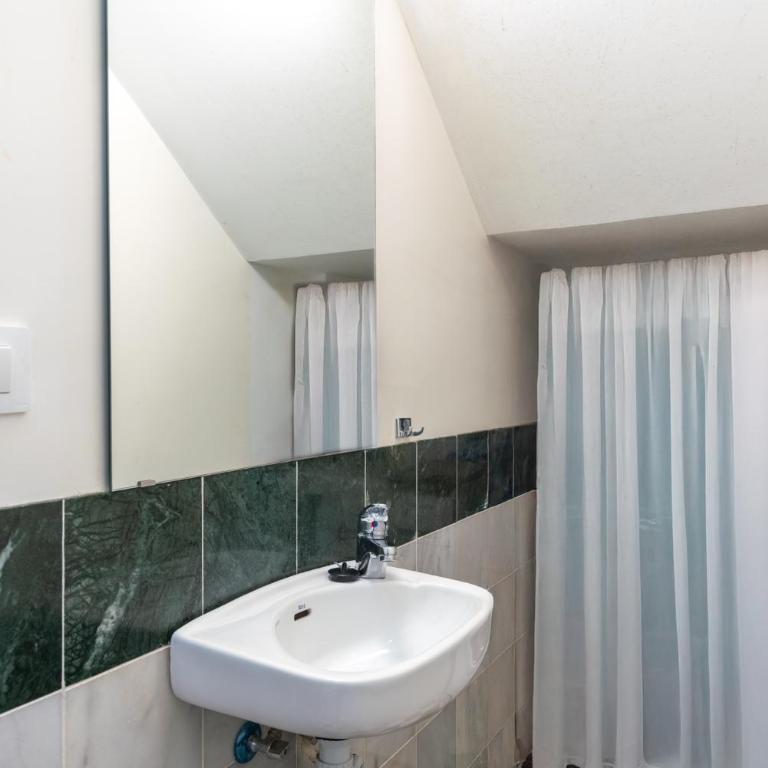 Francos Terraza Olehousing - Two-Bedroom Apartment with Terrace - 27