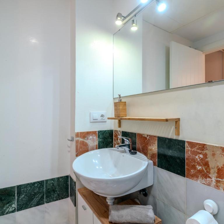 Francos Terraza Olehousing - Two-Bedroom Apartment with Terrace - 26