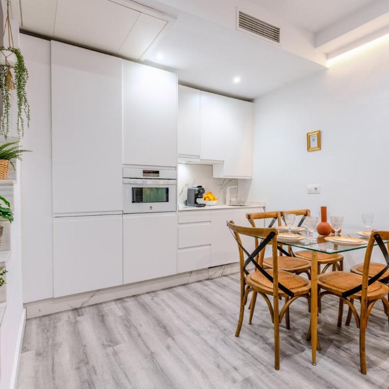 Francos Terraza Olehousing - Two-Bedroom Apartment with Terrace - 4