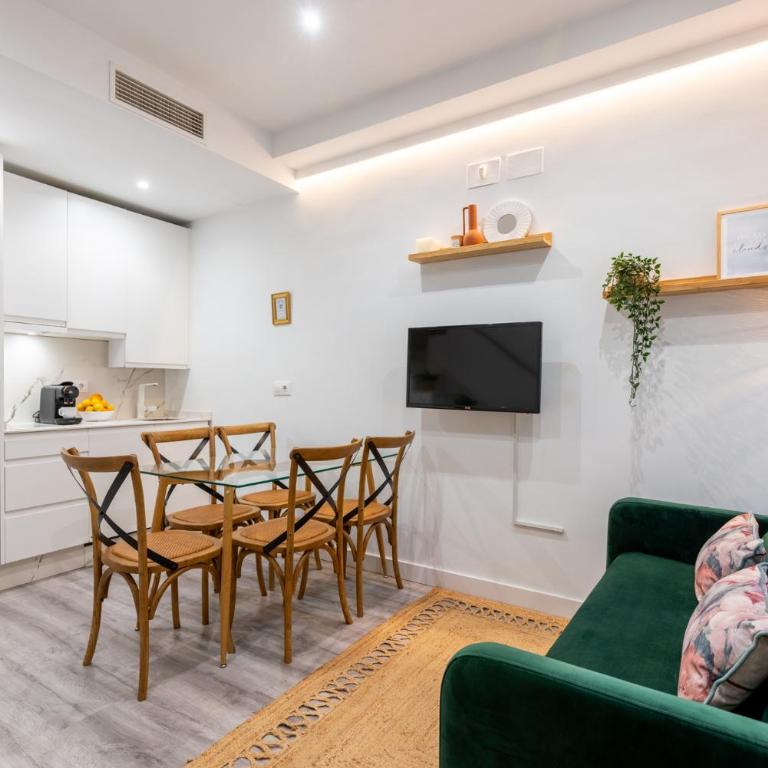 Francos Terraza Olehousing - Two-Bedroom Apartment with Terrace - 1