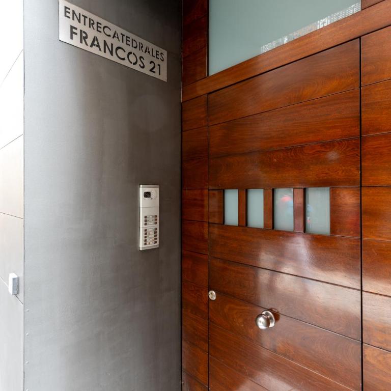 Francos Terraza Olehousing - Two-Bedroom Apartment with Terrace - 34