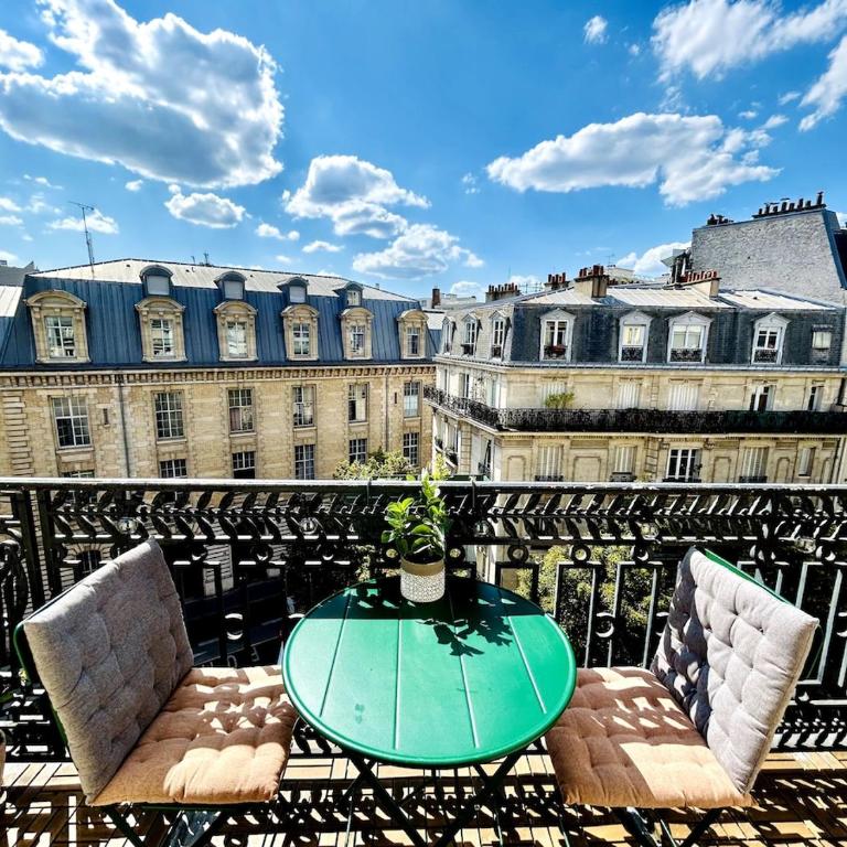 Paris rooftop retreat with sunny balcony - Appartement 1 Chambre - 13