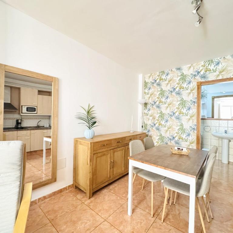 Apartamentos Ohana Los Cristianos Centro y Playa - Apartamento de 1 dormitorio - 2