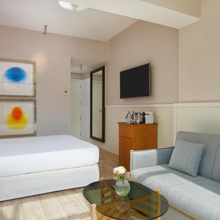 H10 Cubik 4* Sup - Double Room with Terrace - 6