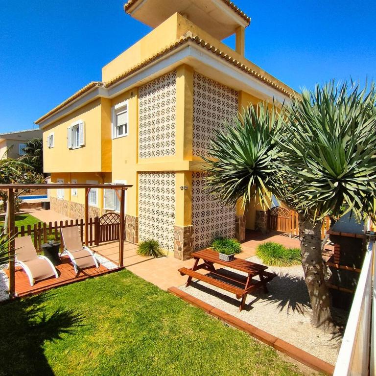 VILLA ALGUER - Chalet junto a la playa del Marenyet de Cullera - Casa de 4 dormitorios - 38