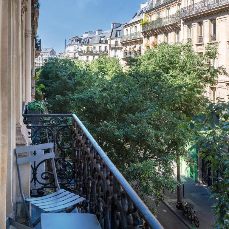 Hotel Palm - Astotel - Chambre - Vue sur Tour Eiffel - 2