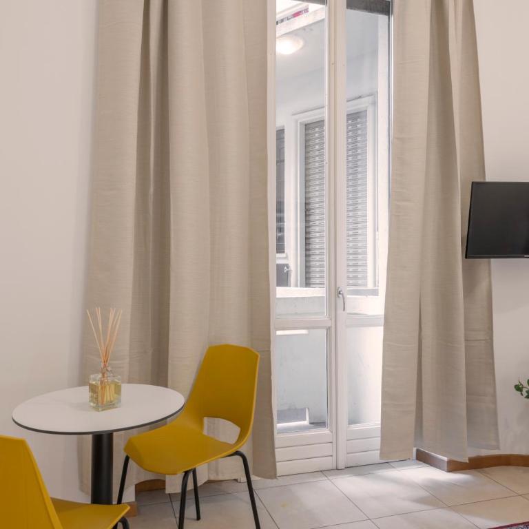 Suite nel Cuore di Milano - B Home - Appartamento con 1 Camera da Letto - 3