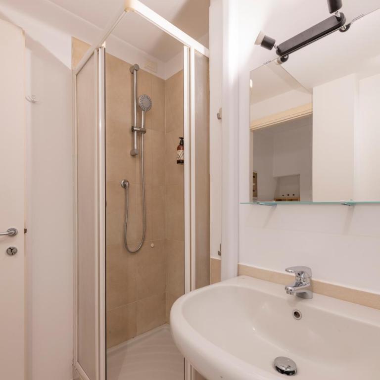 Suite nel Cuore di Milano - B Home - Appartamento con 1 Camera da Letto - 13