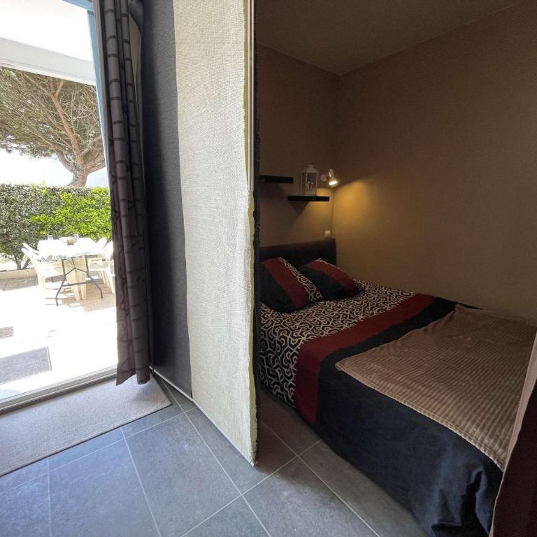 Studio confortable avec terrasse et parking à 300m de la plage - FR-1-224C-236 - Apartment - 16