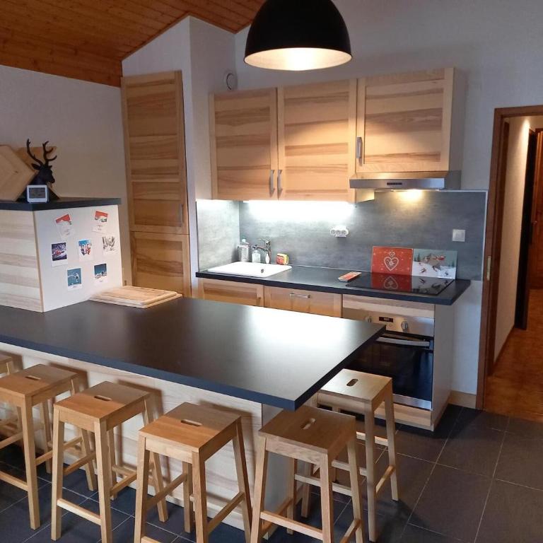 Chalet chaleureux à Châtel - Idéal 6 pers, 3 pièces, proche télésiège, WIFI, balcon sud, garage - FR-1-676-21 - Apartamento - 1