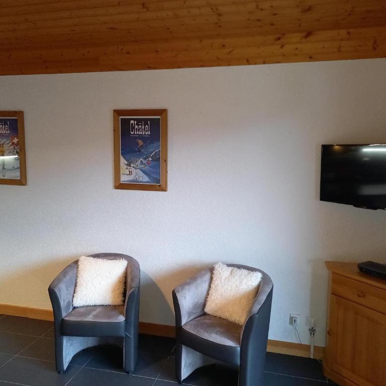 Chalet chaleureux à Châtel - Idéal 6 pers, 3 pièces, proche télésiège, WIFI, balcon sud, garage - FR-1-676-21 - Apartamento - 13