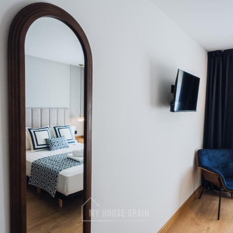 Hotel Central by MyHouseSpain - Habitación Doble - 6