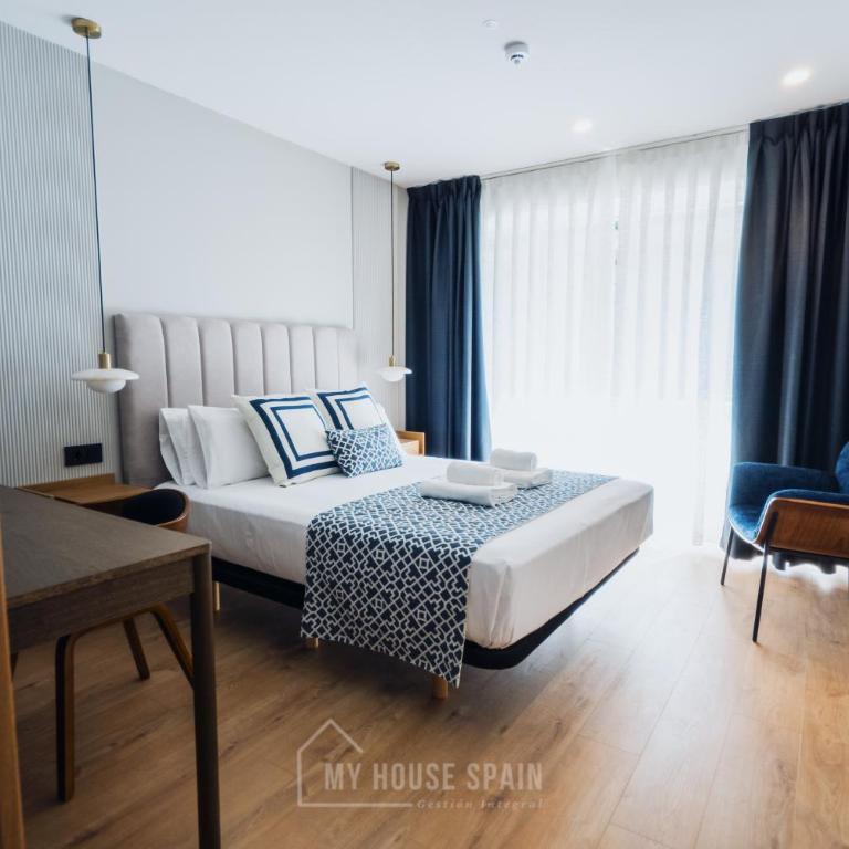 Hotel Central by MyHouseSpain - Habitación Doble - 3