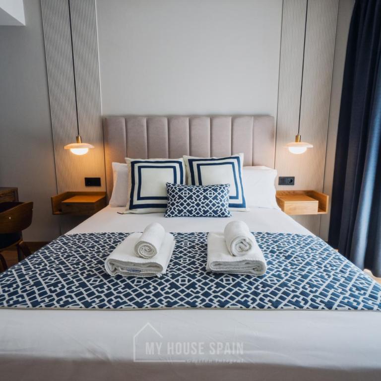 Hotel Central by MyHouseSpain - Habitación Doble - 4
