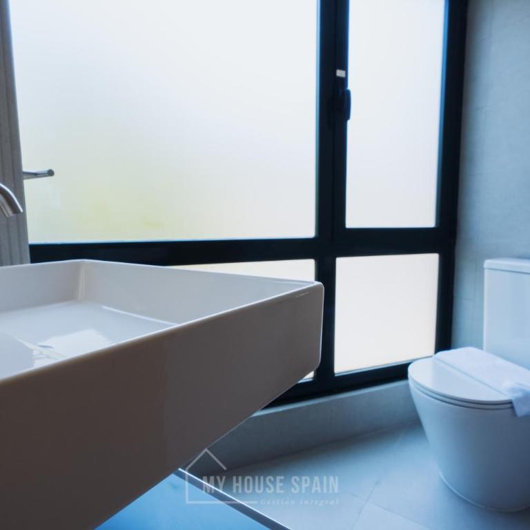 Hotel Central by MyHouseSpain - Habitación Doble - 6