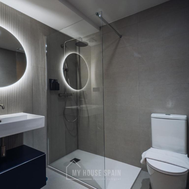 Hotel Central by MyHouseSpain - Habitación Doble - 5