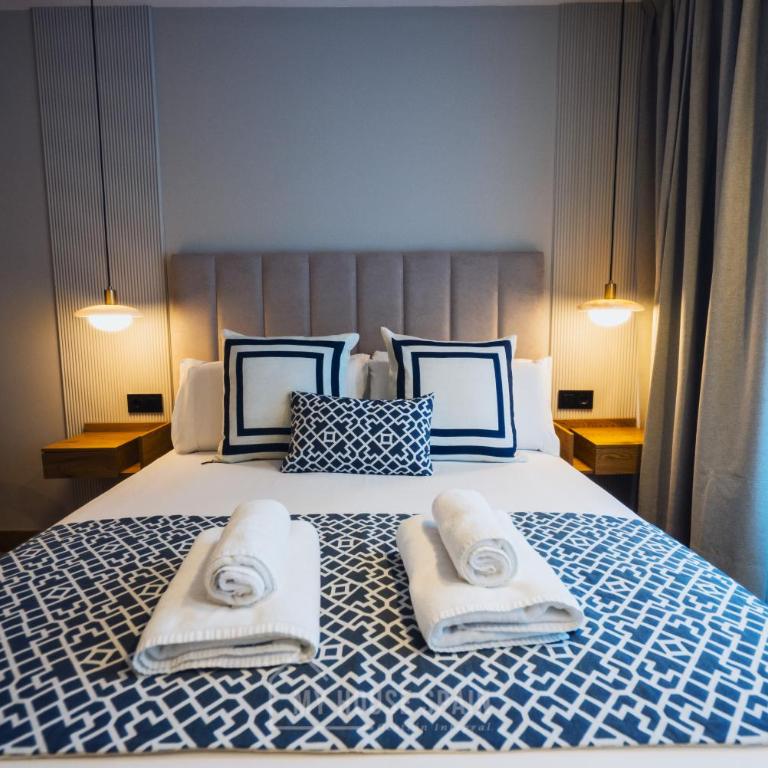 Hotel Central by MyHouseSpain - Habitación Doble - 3