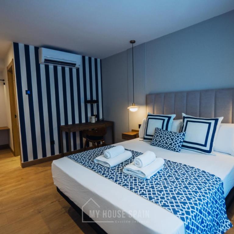 Hotel Central by MyHouseSpain - Habitación Doble - 4