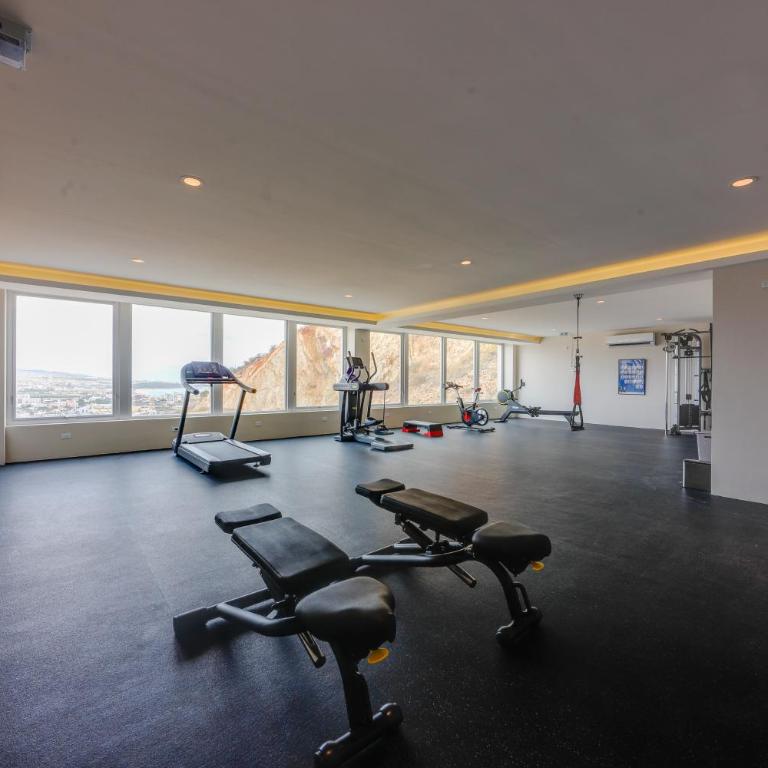 Luxe Mtn Top Retreat w/ Pool Access & Sea View! - Apartamento - 26