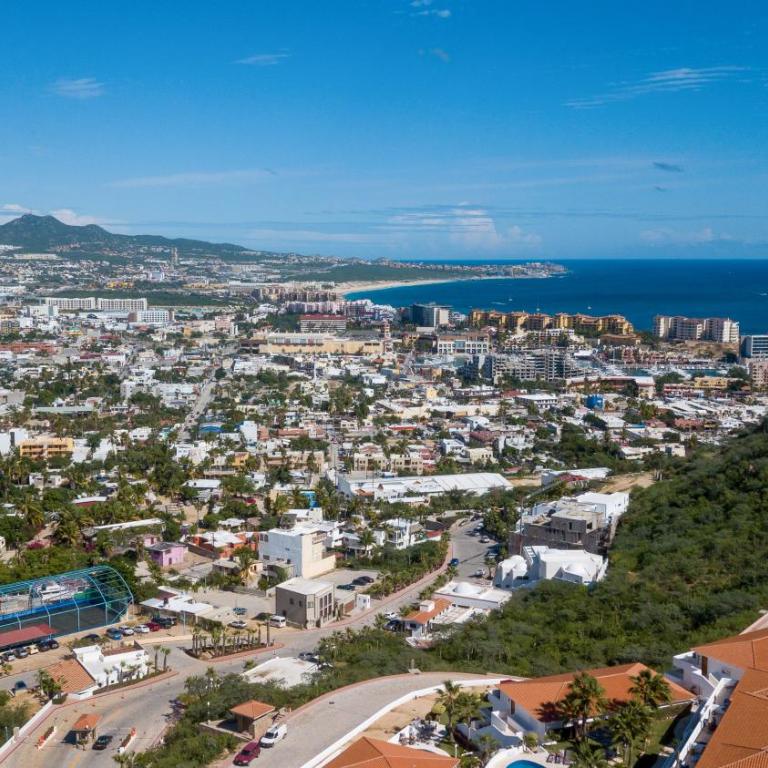 Luxe Mtn Top Retreat w/ Pool Access & Sea View! - Apartamento - 30