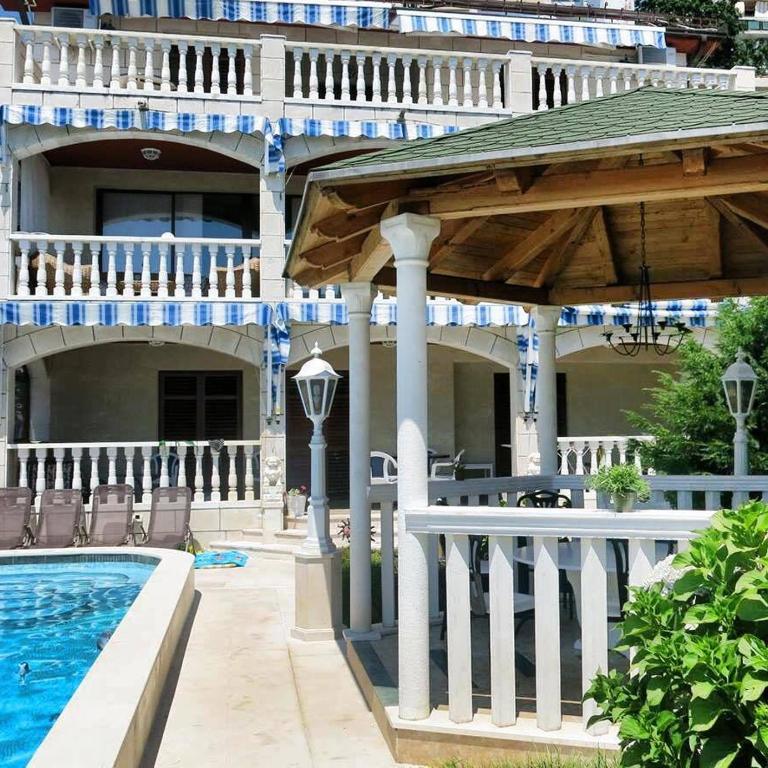 Guest House Vila Eli - Dvokrevetna Soba s Bračnim Krevetom, Zajedničkim Kupatilom i Pogledom na More - 25