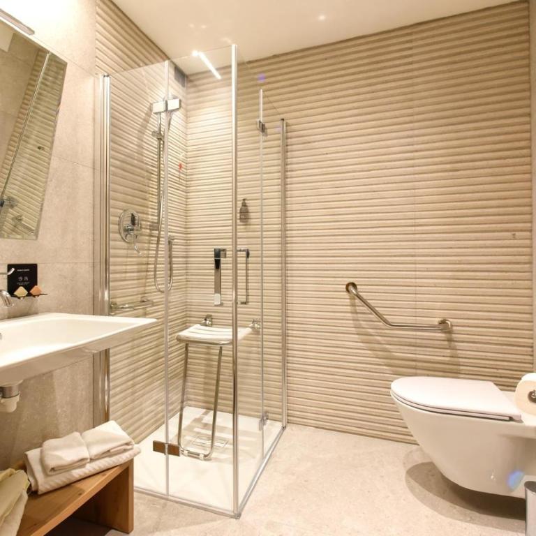 Naturae Lodge Wellness & Spa - Camera Doppia con Letti Singoli con Accesso Disabili - 4