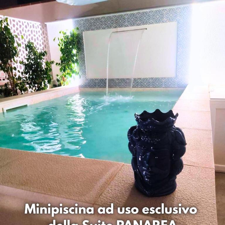 Panhouse Rooms & Suite - Queen Room with Pool View - 17