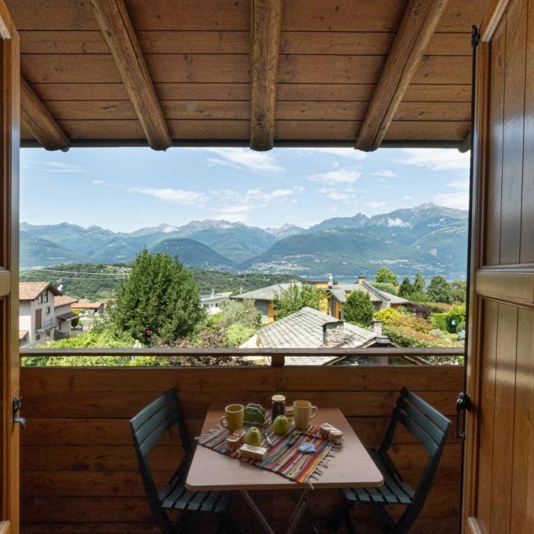 ROSINA HOUSE e CHALET - Camera Matrimoniale con Vista Lago - 8