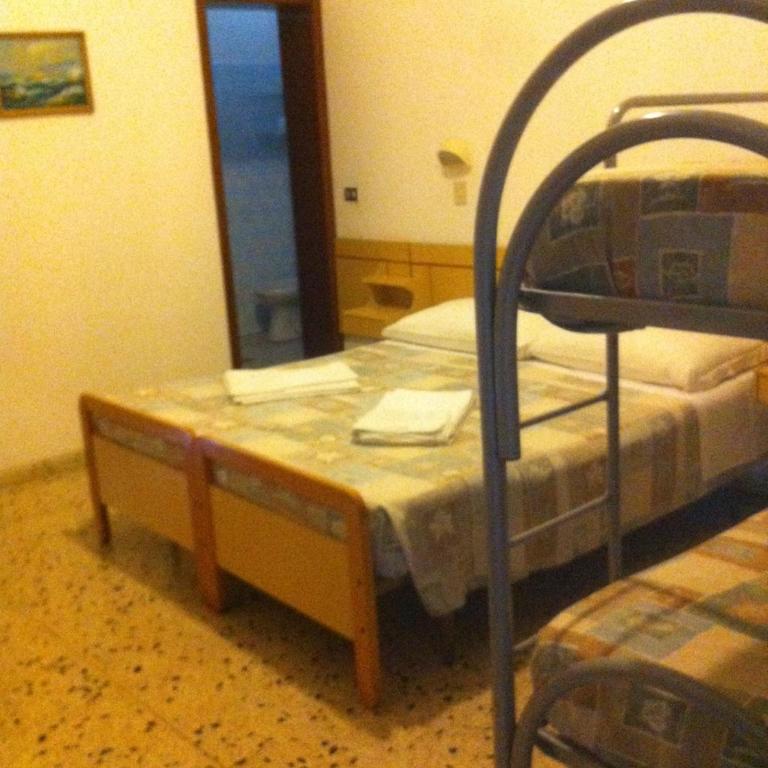 Hotel Italia - Camera Quadrupla Standard - 1