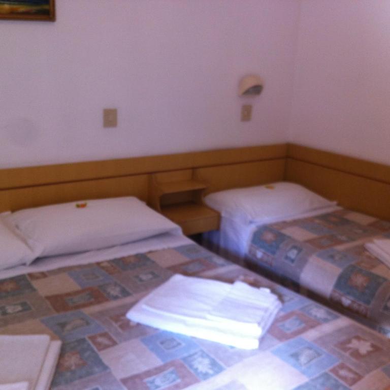 Hotel Italia - Camera Tripla Standard - 2