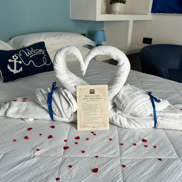 Panhouse Rooms & Suite - Queen Room with Pool View - 24