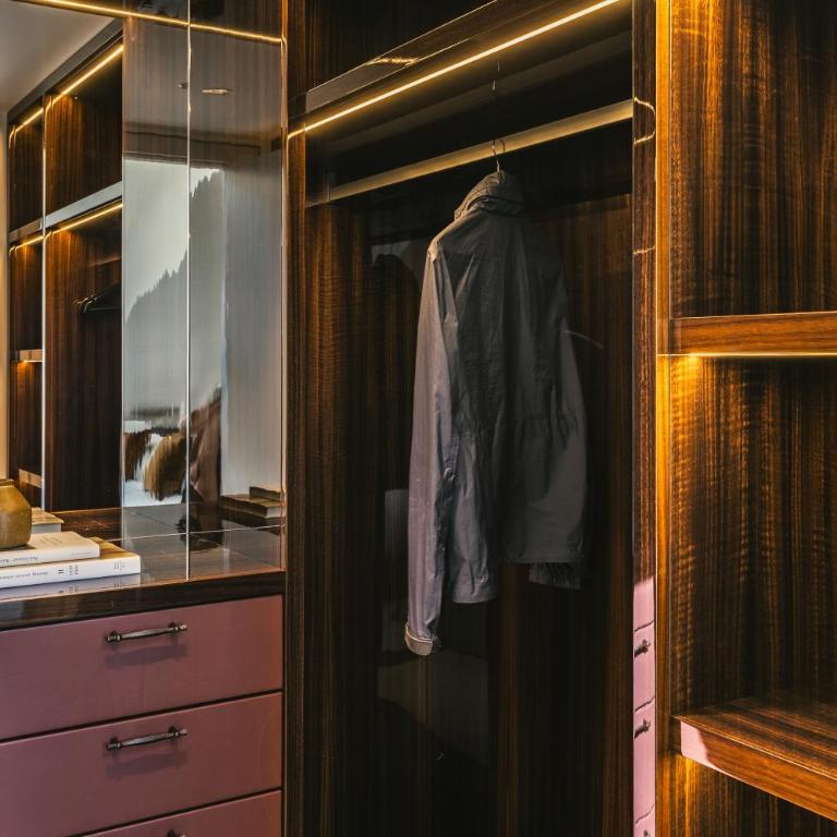 Mondovi Luxury Suites - Parisian Suite – 1 Bedroom - 6