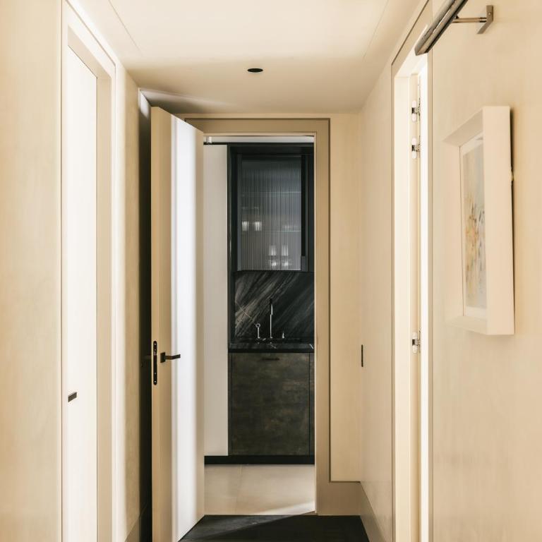Mondovi Luxury Suites - Large Suite – 2 Bedrooms - 8