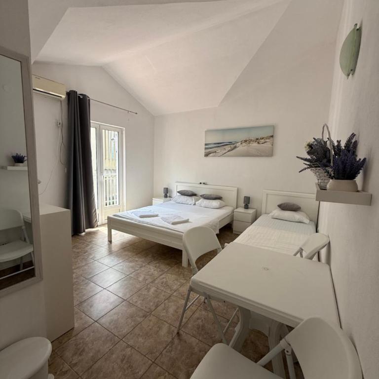 Meljine Star - Triple Room - 9