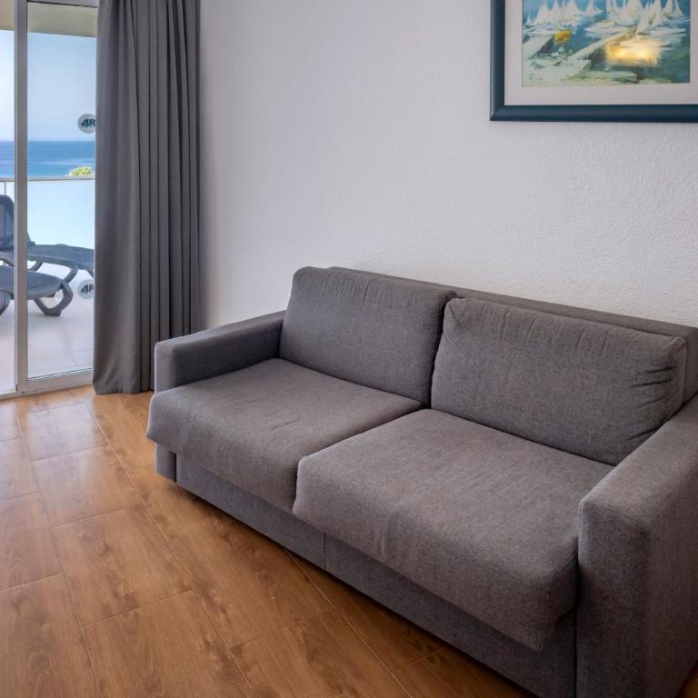 4R Salou Park Resort I - Suite Junior (2 adultos + 2 niños) - 5
