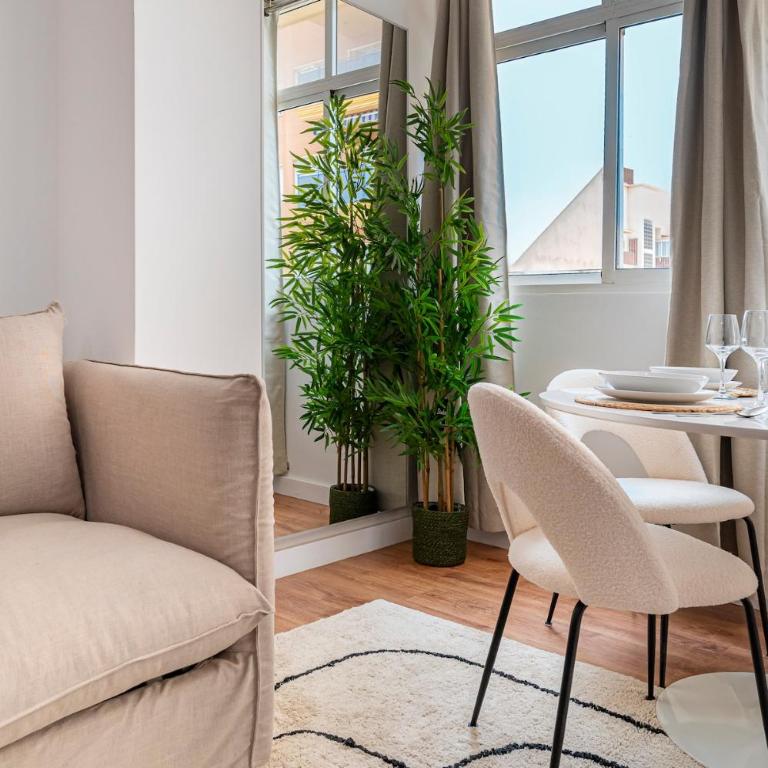 Cozy Apart In Fuengirola with Beach Views - Apartamento de 2 dormitorios - 24