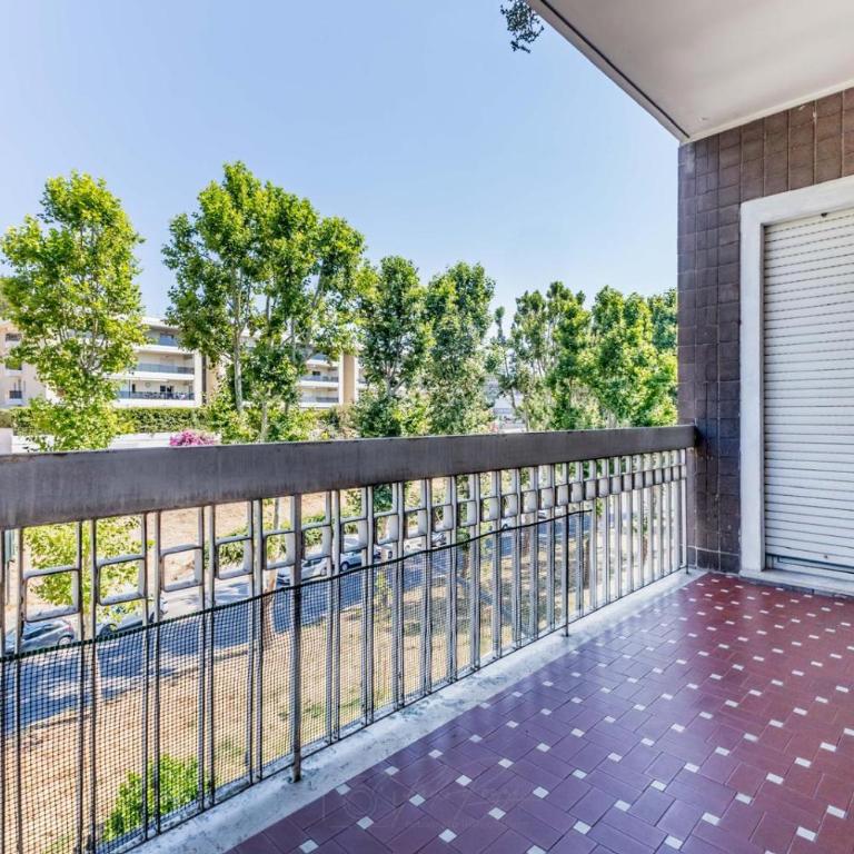 Guest House Ionio - Camera Matrimoniale con Balcone - 12