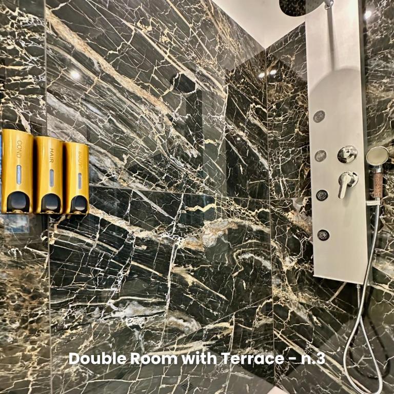 Vacanze Romane Suite 7 Languages - Camera Matrimoniale con Terrazza - 14