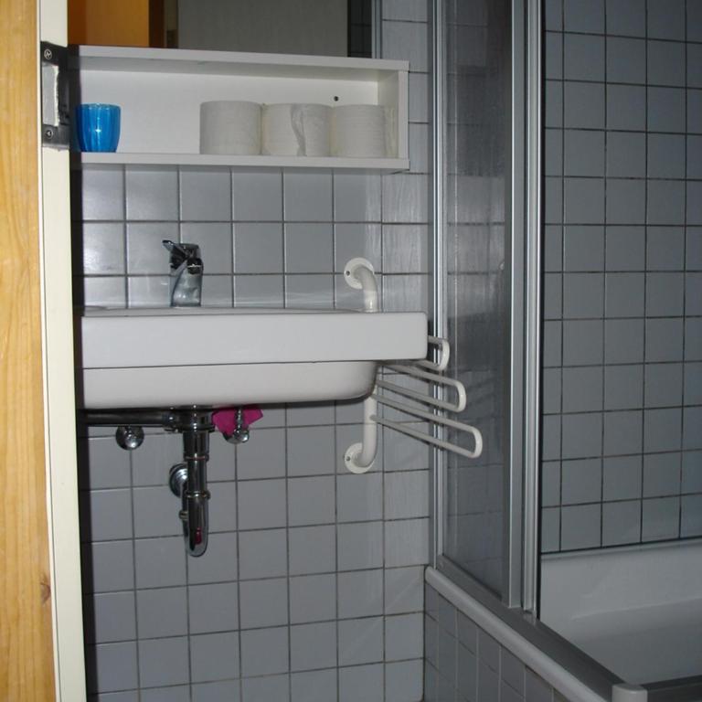 Welcome-Bienvenue-Добро пожаловать - Two-Bedroom Apartment - 10
