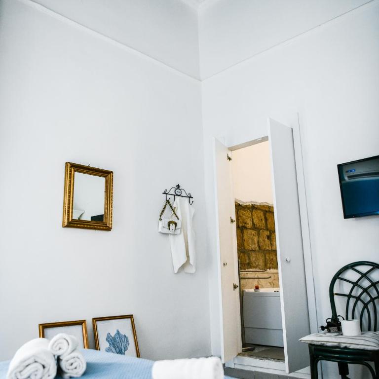 Le suite Vomero - Two-Bedroom Apartment - 65