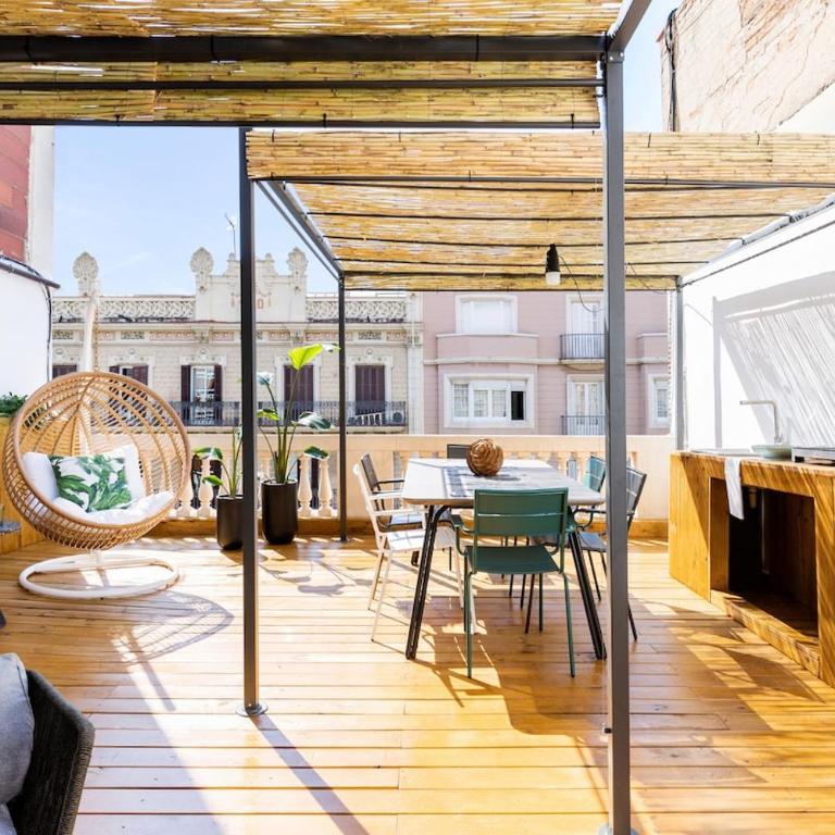 Attic Oasis with terrace - Two-Bedroom Apartment with Terrace - 2